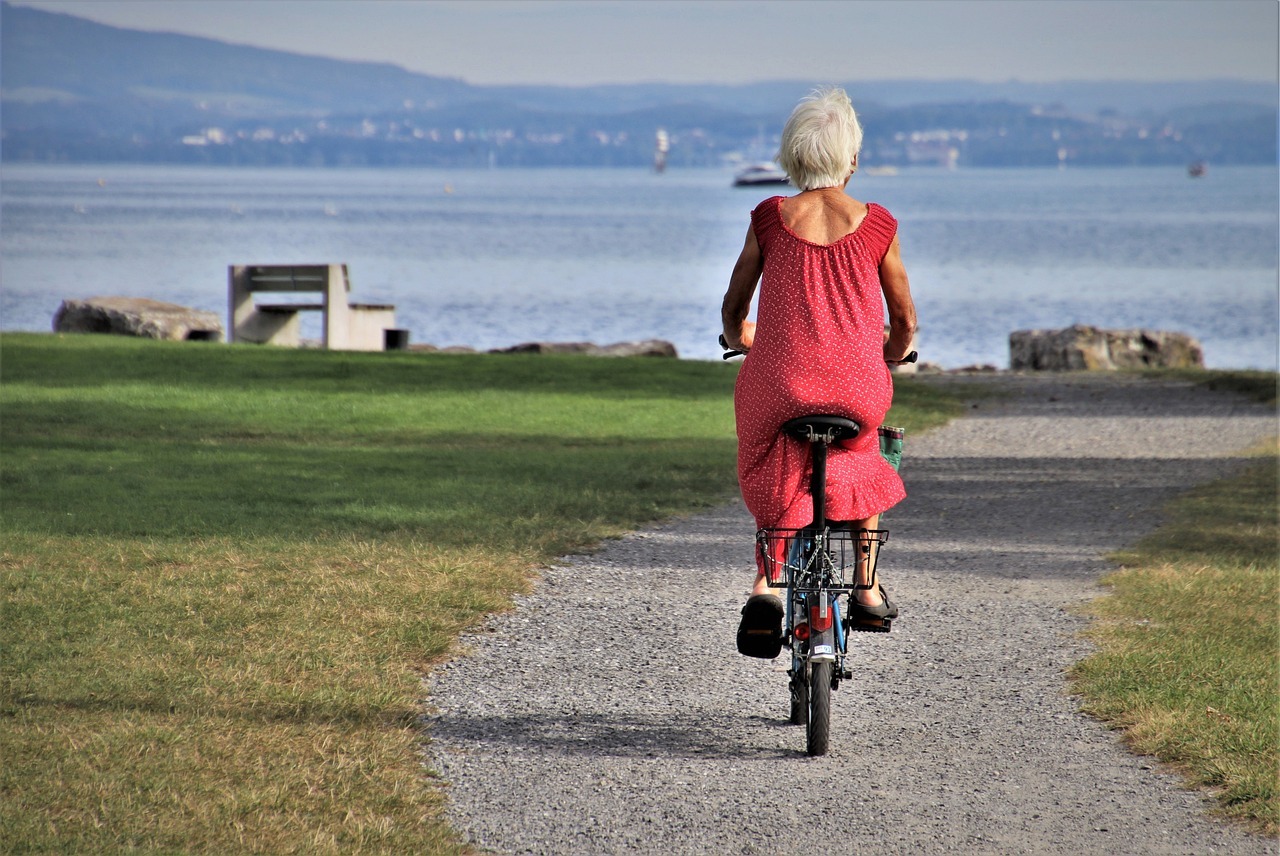 Le vélo chez les seniors : un moyen de rester actif et en bonne santé