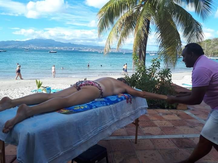 bien-etre-amp-massages-martinique-massages-therapeutique3111317274345616678.jpg