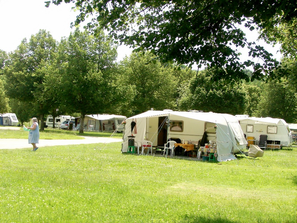 camping-grand-est-marne-camping-dans-la-nature891114173037394966.jpg