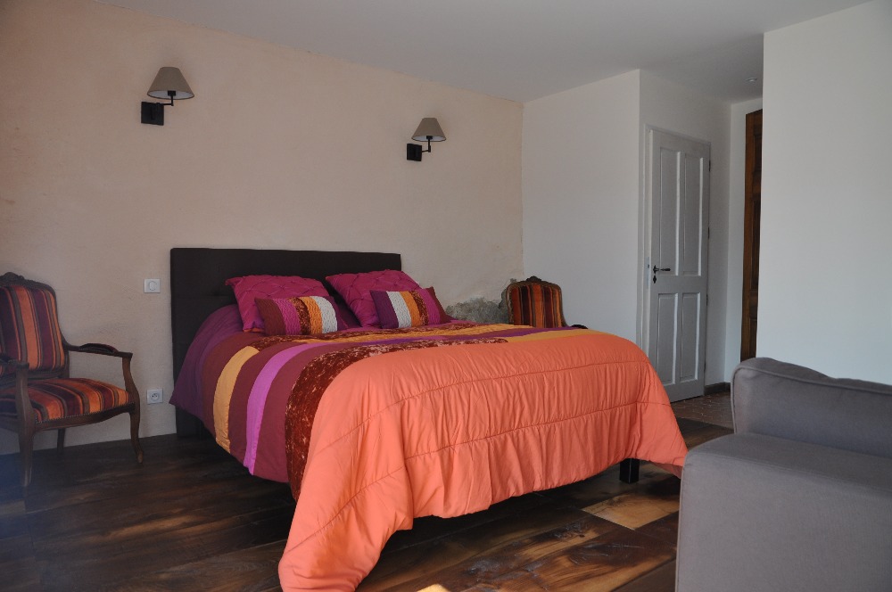 gites-amp-chambres-d-hotes-occitanie-aveyron-gite-de-charme-sur-le-larzac-jassenove-151316183133476579.jpg