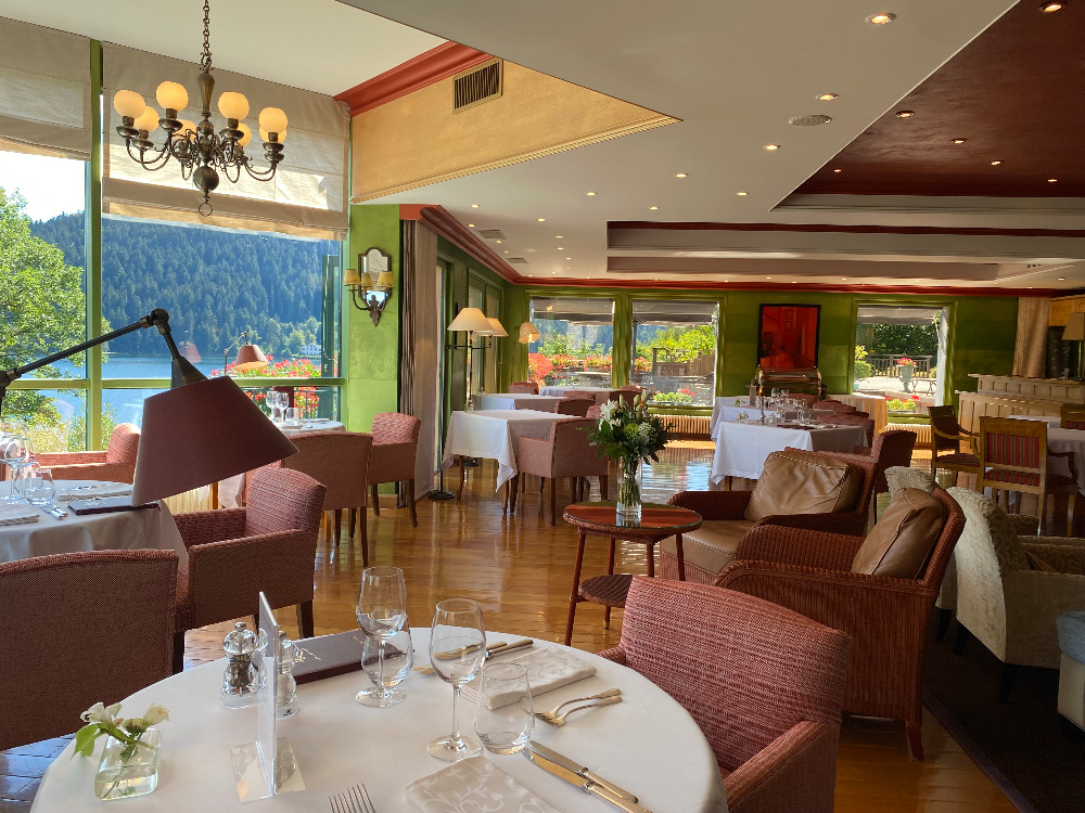 hotellerie-grand-est-vosges-une-vue-incroyable-sur-le-lac-de-gerardmer13625285559627576.jpg