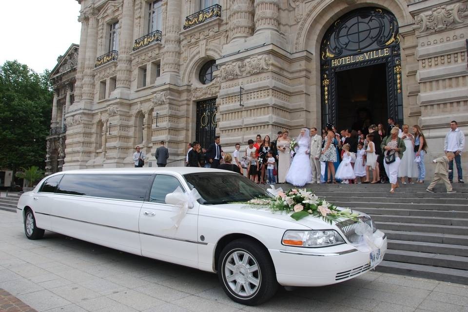 autres-ile-de-france-paris-location-de-limousine-a-paris03913343859626478.jpg