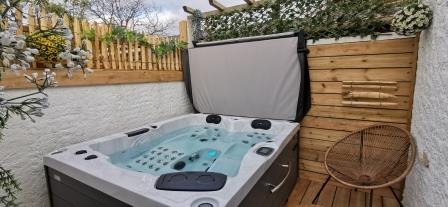 gites-amp-chambres-d-hotes-pays-de-la-loire-vendee-maison-du-pecheur-jacuzzi9242634414454555766.jpg